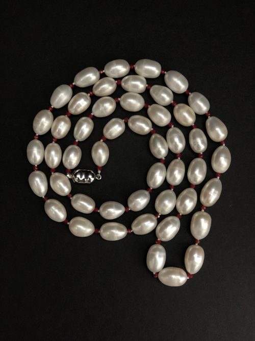 Drop Shaped Pearl Necklace