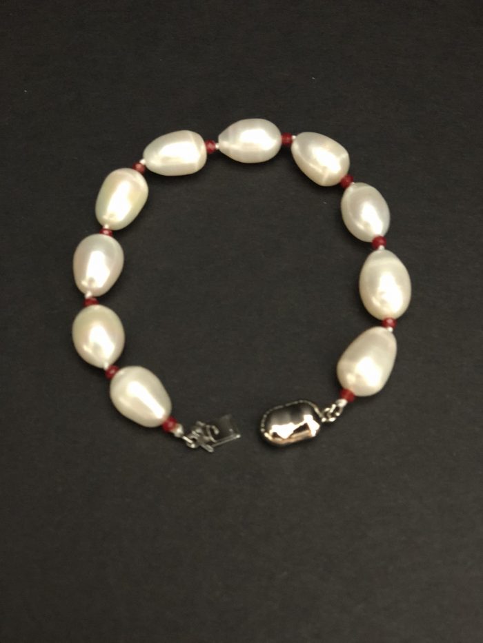Exclusive pearl bracelets by cashmere and pearls