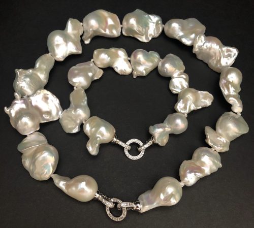 Baroque pearl necklace