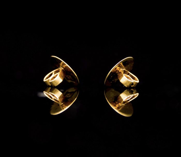 Golden South Sea Pearl studs #exclusivejewelry #cashmereandpearls