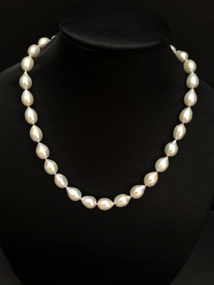 Drop-pearl necklace #cashmereandpearls