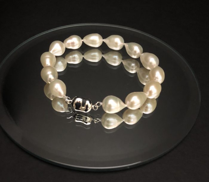 Pearl bracelet #cashmereandpearls