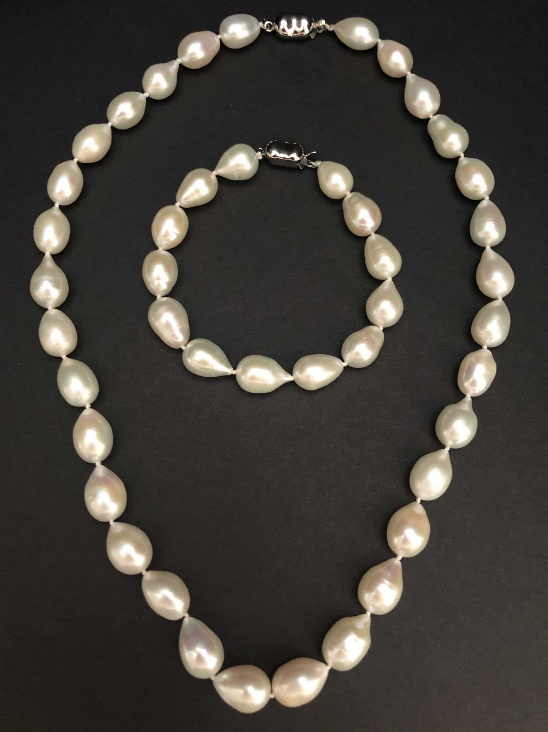 Drop Shaped Pearl Bracelet | Cashmere & Pearls