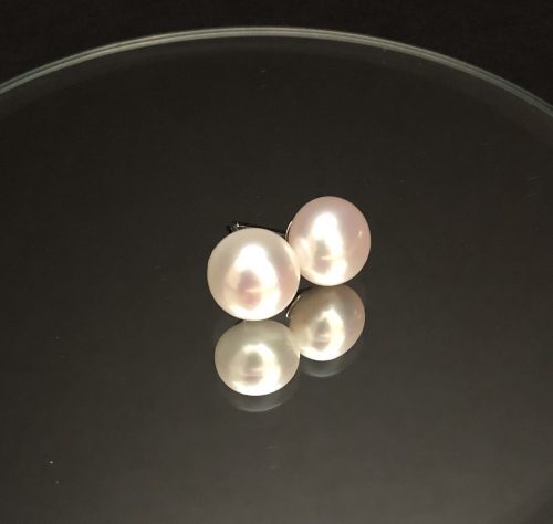 AAAA Pearl earrings, by Cashmere and Pearls #cashmereandpearls