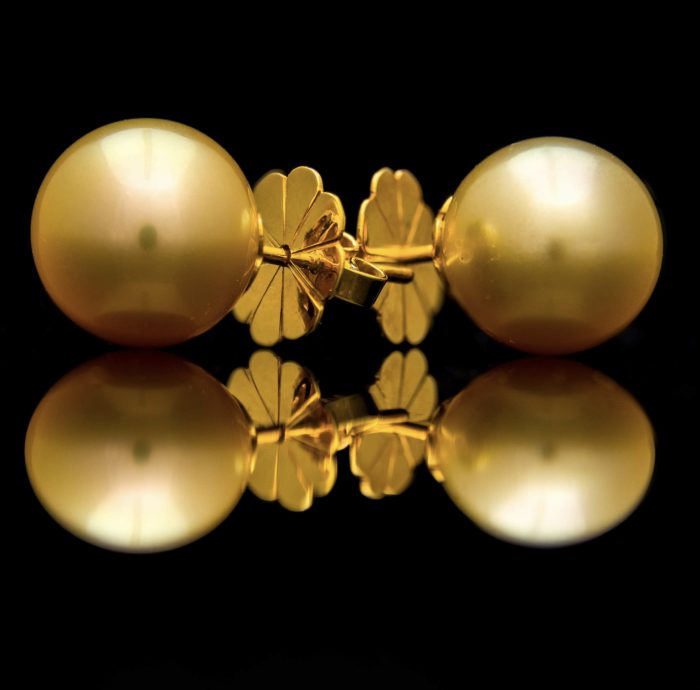 Golden South Sea Pearl studs #exclusivejewelry #cashmereandpearls